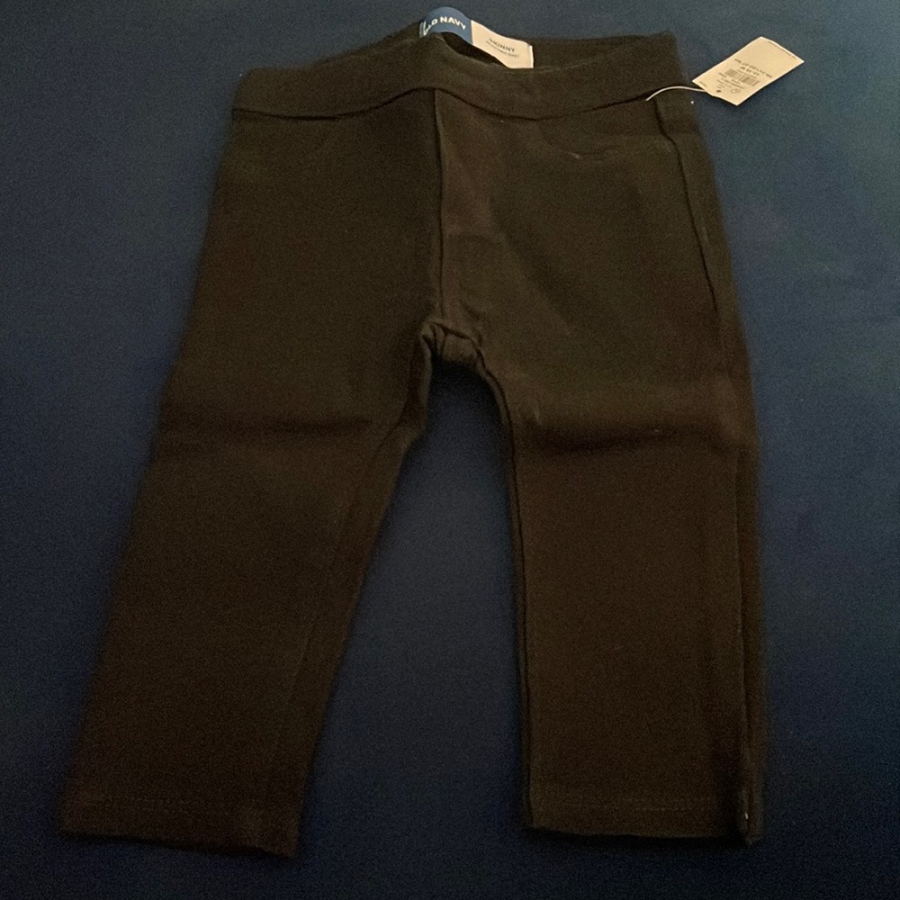 Old navy baby girl skinny jeans (stretch), size 12-18 months